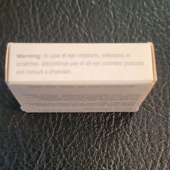 NIB Vintage Mary Kay Eye Shadow * Blooming Violet 0003* .09oz Apply Wet or Dry - Picture 5 of 5